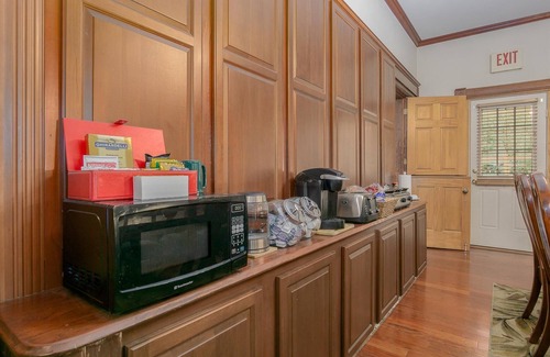 Newaygo Apartment | Lumberman's Suite at Newaygo Bed & Breakfast