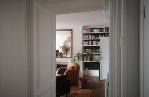 Chantiers Apartment | Guest Rated 9.6: Lumière & Majesté Appartement Versailles