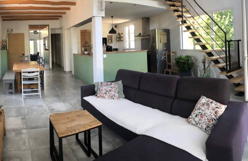 Jaillans House | Bright Family Home at the Foot of Vercors with Kitchen