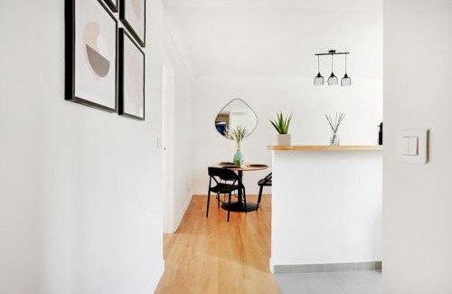 Epinettes Apartment | Comfortable 2-Room Retreat in Batignolles, Pet Friendly