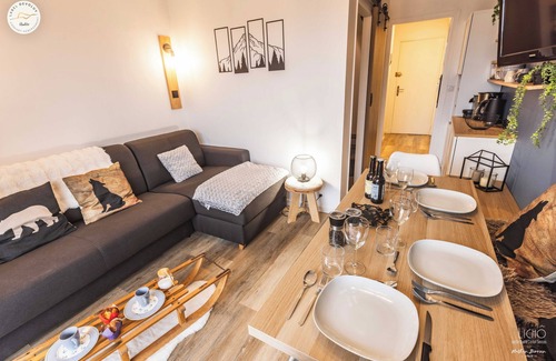Saint-Etienne-en-Devoluy Apartment | Renovated Studio with Breathtaking Mountain Views & Pool