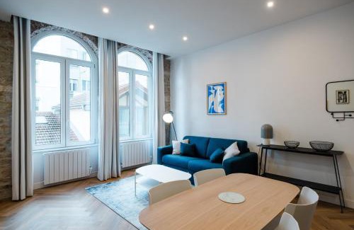 Moliere - Edgard Quinet Apartment | Tranquil T2 in Town Center - Rated 9.3/10 & Family-Friendly