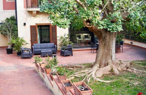Mondello Villa | Oceanfront Relaxation at LuminHouse Mondello Valdesi