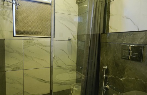 Udumbanchola Hotel | Budget-Friendly Stay at Lumino Winter Castle for Families