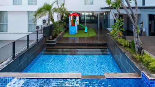 Purwokerto Hotel | Relax at Luminor Hotel Purwokerto with Pool & Restaurant