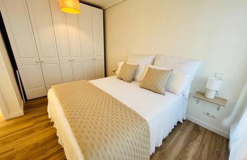 Santander Apartment | Bright Attic with Terrace - Family-Friendly 4-Star Stay