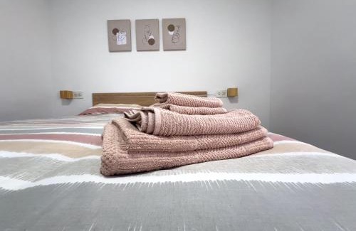 Figueres Apartment | Bright and Welcoming Caserna 13 in Vibrant Figueres