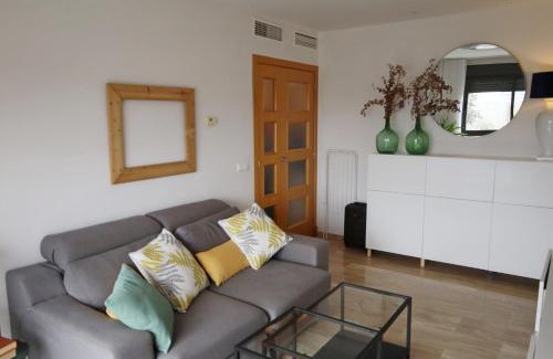Plaza de Toros Vieja Apartment | Bright Apartment Overlooking the Harbor for Your Stay