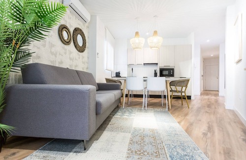 San Roque Apartment | Bright Apartment for 6 with Kitchen and Spa Access