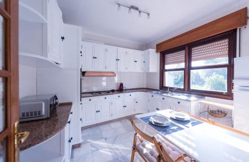 Cuntis Apartment | Brightly Renovated Apartment in Scenic Thermal Villa