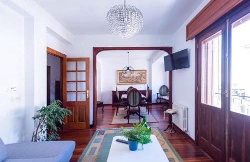 Cuntis Apartment | Brightly Renovated Apartment in Scenic Thermal Villa