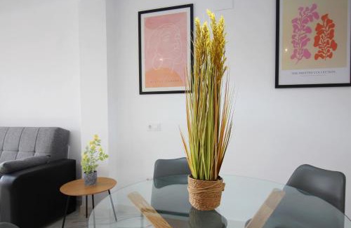 Nervion Apartment | Bright Studio at Gran Plaza - Top-Rated Family Retreat