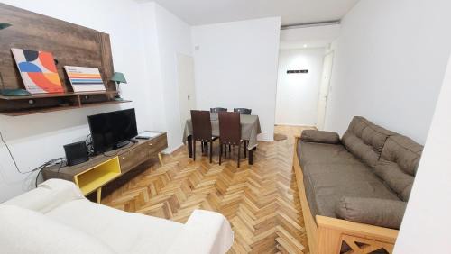 Recoleta Apartment | Bright and Convenient 2-Room Apartment Near Retiro/Recoleta