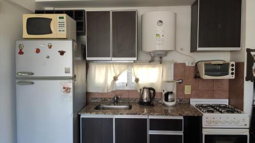 Flores Apartment | Bright and Cozy 2-Room Retreat in Flores - Guest Rated 10/10