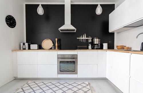 Keskinen District Apartment | Cozy 1BR Retreat Next to Puu-Vallilla with Breakfast