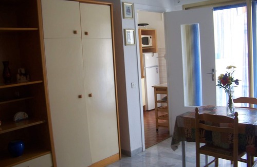 Fabron Apartment | Cozy Oceanfront Retreat for Two with Spa and WiFi