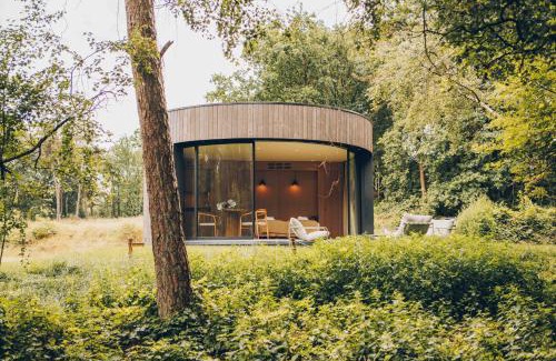 Wilsum House | LumiPod – Luxe glazen design‑pod