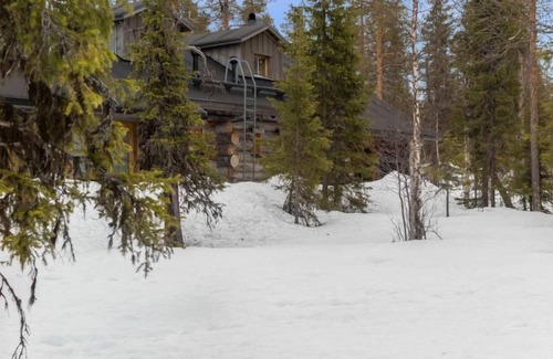 Akaslompolo House | Lake View Retreat at Lumipolku a 1 by Interhome