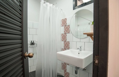 Bang Kung Hotel | Discover Lumluek Boutique Resort with Family-Friendly Amenities