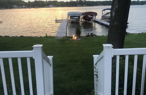 Sister Lakes House | Guest Rated 10/10: Lumos House on Magician Lake Bliss