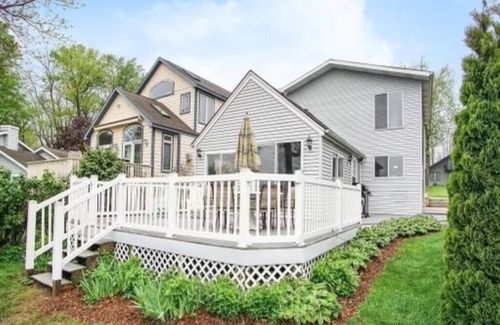Sister Lakes House | Guest Rated 10/10: Lumos House on Magician Lake Bliss