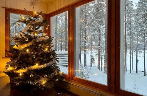 Rovaniemi Ski Chalet | Lumossa Aurora Lakeside Cottage