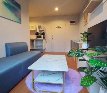 Cha-am Apartment | Exquisite Lumpini Seaview: Family-Friendly with Pools