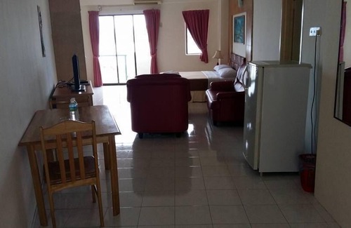 Lumut Condo | Welcoming Lumut Valley Resort Condominium with Pool & Breakfast