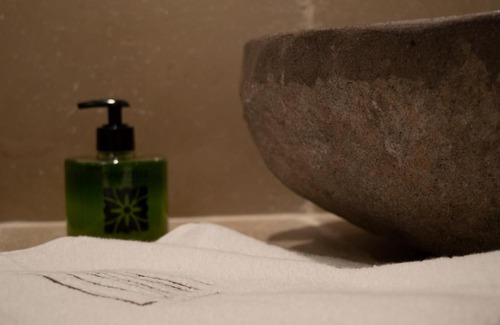Canosa di Puglia Bed & Breakfast | Discover Lunà - Le Dimore: Oceanfront Retreat with Hot Tub