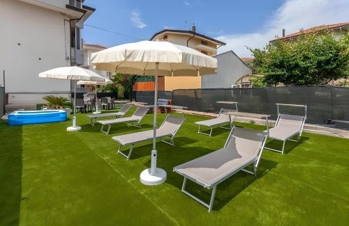 Viserbella Apartment | Discover Luna: Family-Friendly Retreat with Pet Amenities