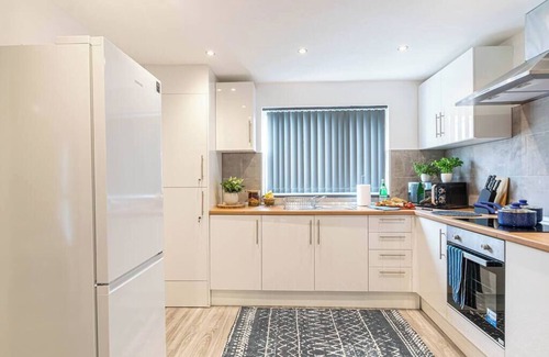 Mansfield Apartment | Relaxing Retreat: Serenity in Sounds of Stars Awaits
