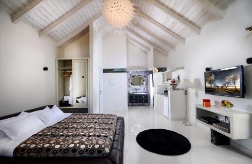 Had Nes Cabin | Experience Oceanfront Bliss at Luna Bianca - Rated 9.2/10