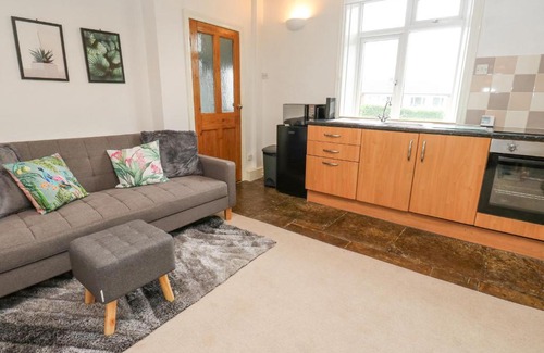 Honley House | Pet and Child Friendly Retreat at Luna Cottage