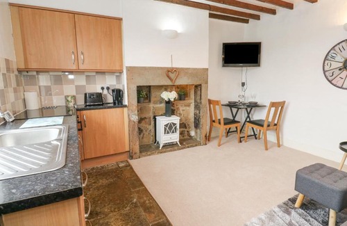 Honley House | Pet and Child Friendly Retreat at Luna Cottage