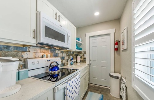 Independence Square Cottage | Discover LUNA Cottage: Oceanfront Bliss with Top Amenities