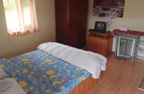 Carjiti Bed & Breakfast | Budget-Friendly Getaway at Luna de miere 2 with Family Perks
