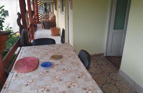 Carjiti Bed & Breakfast | Budget-Friendly Getaway at Luna de miere 2 with Family Perks