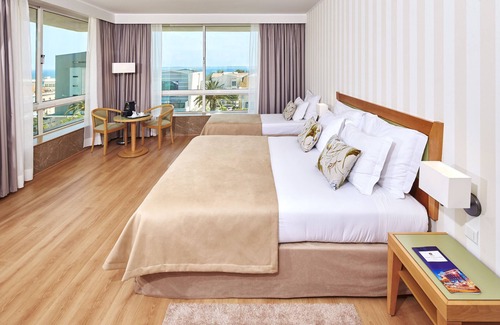 Setubal Hotel | Elegant Luna Esperança Centro Hotel with Spa & Breakfast