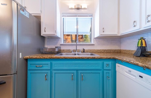 Country Club Estates House | Discover Luna Lodge: 4BR Oasis Near Trails & Views