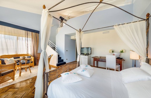 Olbia Hotel | Experience Luna Lughente: 4-Star Ocean View Retreat