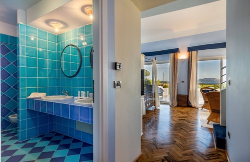 Olbia Hotel | Experience Luna Lughente: 4-Star Ocean View Retreat