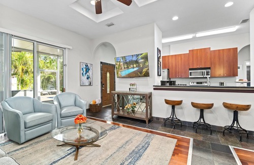 South Sarasota House | Discover Luna Nueva: Pet-Friendly Home with Private Pool