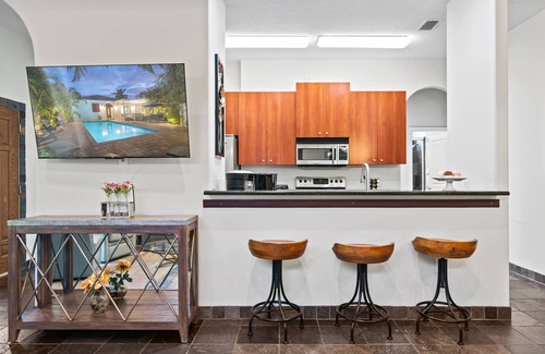South Sarasota House | Discover Luna Nueva: Pet-Friendly Home with Private Pool