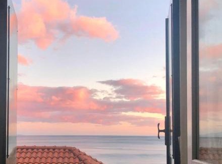 Minori House | Oceanfront Bliss at Luna Rossa - Guest Rated 9.9/10
