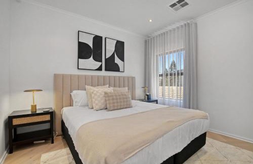 Henley Beach Apartment | Oceanfront Retreat at Luna's Lookout, Henley Beach
