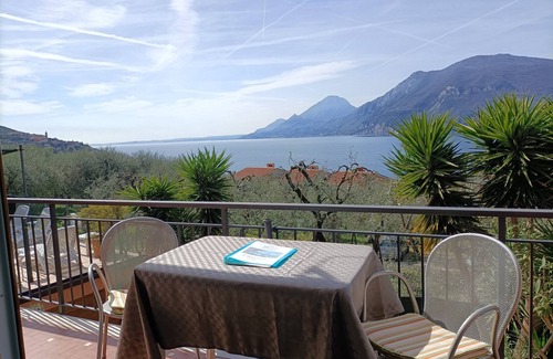 Assenza Apartment | Idyllic Luna Apartment with Lake View and Spa Amenities