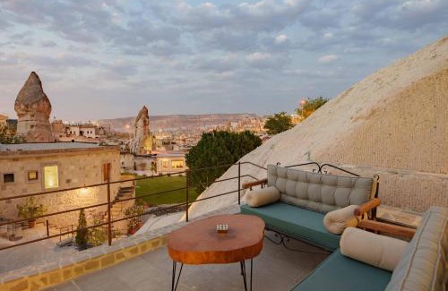 Goreme Hotel | Charming Lunar Cappadocia Hotel with Hot Tub & Breakfast
