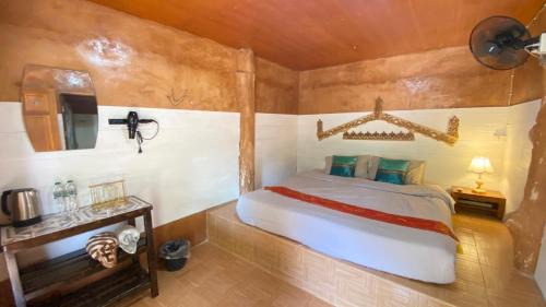 Mok Cham Pae House | Tranquil Lung Soi Nguen Homstay at Pang Oung