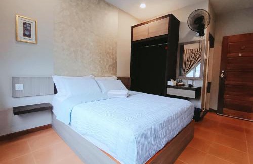 Central Seberang Perai House | Tranquil Lung Tok Entreprise: Family-Friendly Stay Awaits