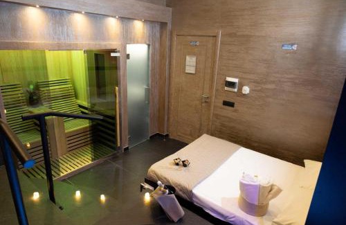 Chiaia Bed & Breakfast | Indulge at Lungomare Suite & Spa with Relaxing Amenities